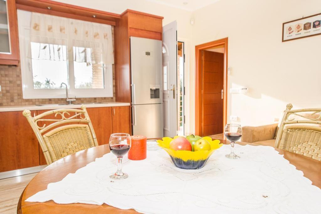 Cozy Flats In An Olive Grove By The Sandy Beach Kanalos Exterior photo