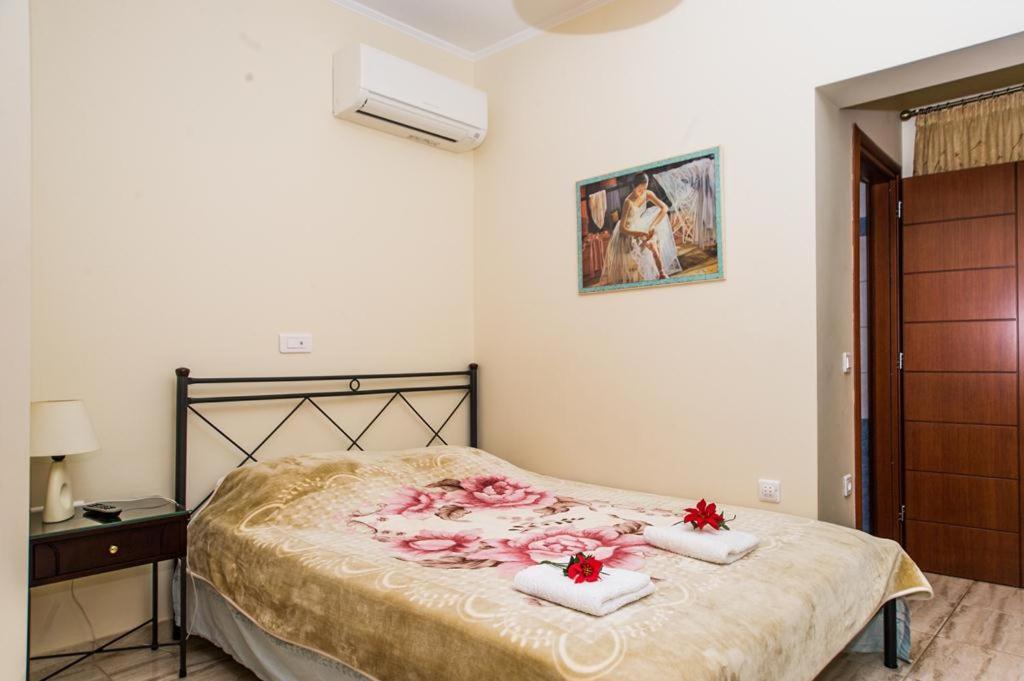 Cozy Flats In An Olive Grove By The Sandy Beach Kanalos Exterior photo