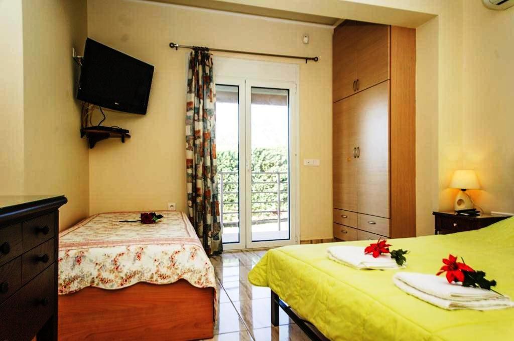 Cozy Flats In An Olive Grove By The Sandy Beach Kanalos Exterior photo